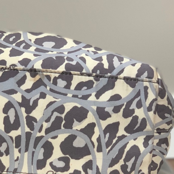 Coach purse - Picture 4 of 8